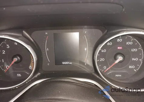 2018 Jeep Compass Latitude 4X4 z USA, uszkodzony, nr VIN 3C4NJDBB8JT423342